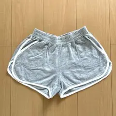 ユニクロ　ショートパンツ　グレー 130　Mサイズ