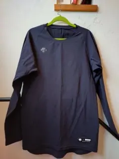 DESCENTE ネイビー アンダーシャツ M　長袖