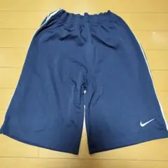 Nike ネイビー ハーフパンツ サイドストライプ