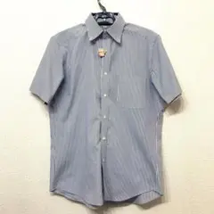 美品　ユニクロ　クリーニング済み　半袖　ワイシャツ・Ｍサイズ　爽やか　縦じま