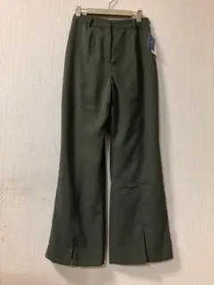 ★新品未使用★フレアパンツ カーキ　裾スリット入