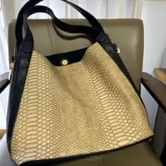 D KELLY パイソン柄　バッグ　美品