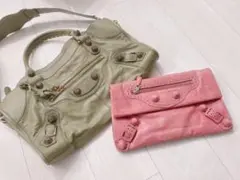 バレンシアガ スモーキーピンク ザ・ジャイアントエンベローブクラッチ コーラル