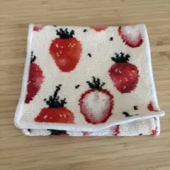 LOVE RARY いちご柄ハンカチ　ホワイト　フェイラー　ハンカチポーチ