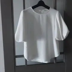 新品　ホワイト　バルーン袖　ブラウス