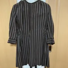 ARCHI トップス