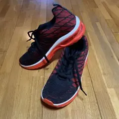 【新品未使用品】メッシュランニングシューズ