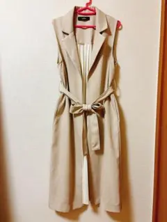 ノースリーブ ベージュ ジレ