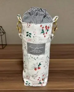 ペットボトルカバー　ペットボトルホルダー　いちご　ハンドメイド