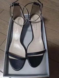 ドレステリア　サンダル