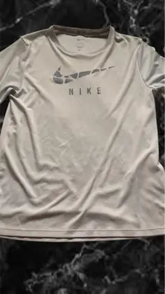NIKE DRI-FIT. スボーツウェア Sサイズ