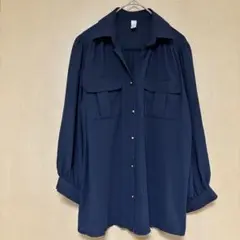 ネイビー シャツ　ゴールドボタン