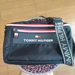 TOMMY HILFIGER ボディーバック　ネイビー
