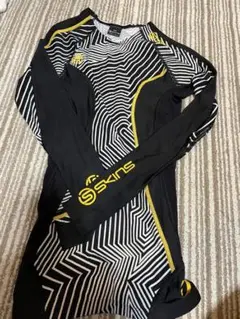 SKINS コンプレッション DNAMIC