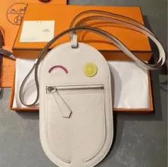 新品未使用-希少‼️ エルメス インザループ ウィンク スマホケース