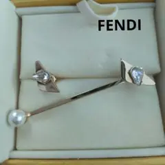 フェンディ ピンブローチ 2点