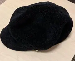 黒のシンプルキャスケット