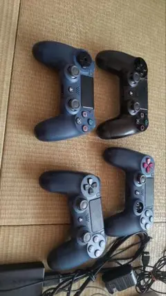 PS4コントローラー4個セットと充電ケーブル