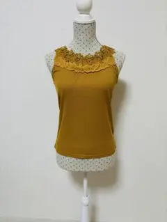 【新品未使用品】axes femme お花モチーフキャミタンク マスタード