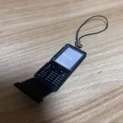 auガラケーコレクション二つ折り携帯電話 ブラック