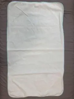 防水シーツ 70cm x 120cm ベビー寝具　おねしょシーツ　水色