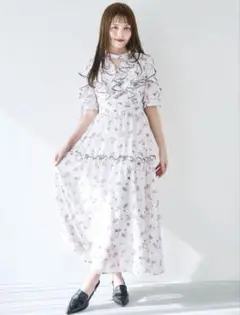 【dazzlin2025春夏】ラッフルリボンフラワーワンピース Mサイズベージュ