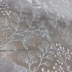 カーテン　刺繍　グレージュ