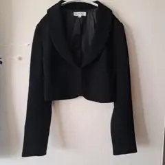 CLOSSI ブラック ショートジャケット 7AR
