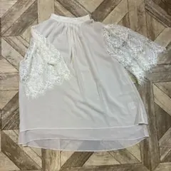 美品　綺麗め　ページ　レース袖ブラウス　Mサイズ　未使用
