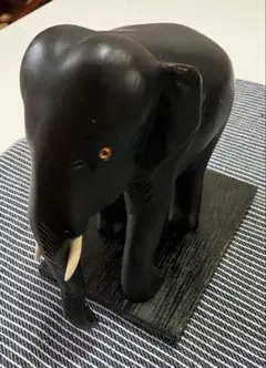 黒象の置物（木製）