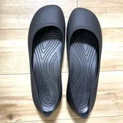 美品！crocs ブラック フラットシューズ W-7