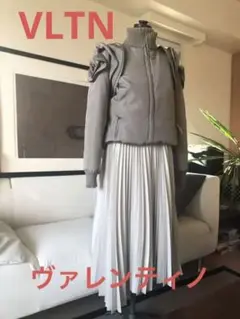 varentino★ヴァレンティノ★フラワーフリルデザインダウンジャケット