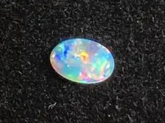 オーストラリア産オパール 楕円形 ルース 上質 0.18ct