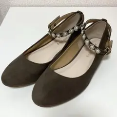 B.C.COMPANY ブラウン ビジュー付きストラップ フラットシューズ LL