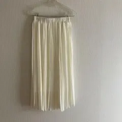 未使用　オフホワイト　プリーツスカート