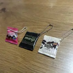 平成レトロ　meiji 明治　お菓子　シャカシャカキーホルダー　ガチャガチャ