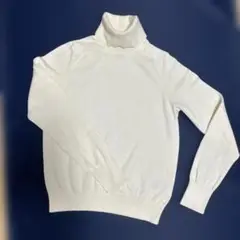 H &Mホワイト タートルネック ニット