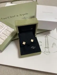 ピアス