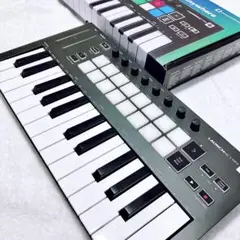 美品 NOVATION Launchkey 25 MK3 本体のみ Launchkey 25 [MK3] | Novation