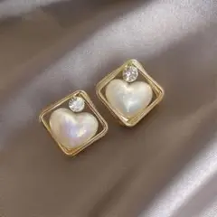 ハートサラウンドピアス