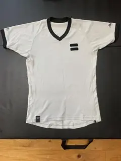 On The Court メッシュ Vネック Tシャツ Lサイズ