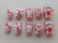 ピンクのネイルチップセット ハローキティ・マイメロディ