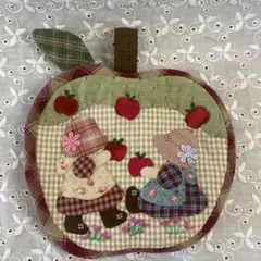52.ハンドメイド＊スーちゃんりんごのポーチ⚠️左側ファスナー