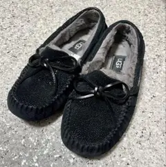 UGG ダコタ トゥインクル モカシン 黒 ラメ スウェード ファー 22cm