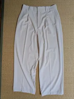 UNIQLO ナチュラル タックワイドパンツ Lサイズ