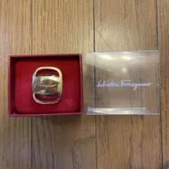 フェラガモ スカーフリングネックウェア