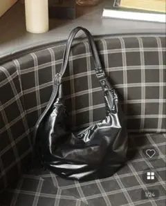 nugu ブラックショルダーバッグ