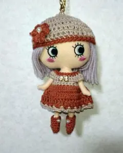 ハッピードール　イーマリーちゃん　アースカラーの服　324