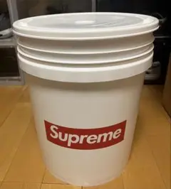 12/29で値上げSupreme LEAKTITE 5-Gallon バケツ Supreme / LEAKTITE 5-Gallon Bucket バケツ - メルカリ