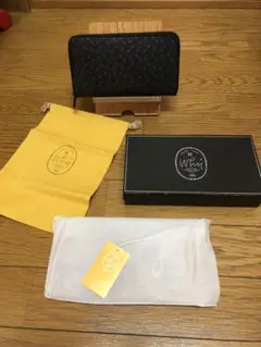 why 財布　 長財布　ファスナー